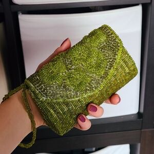 Bijoux Terner Green beaded wristlet clutch purse